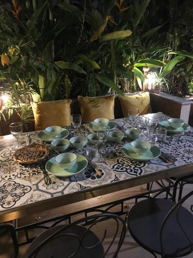 Chez Madame Binh Bed and Breakfast Hanoi Exteriör bild