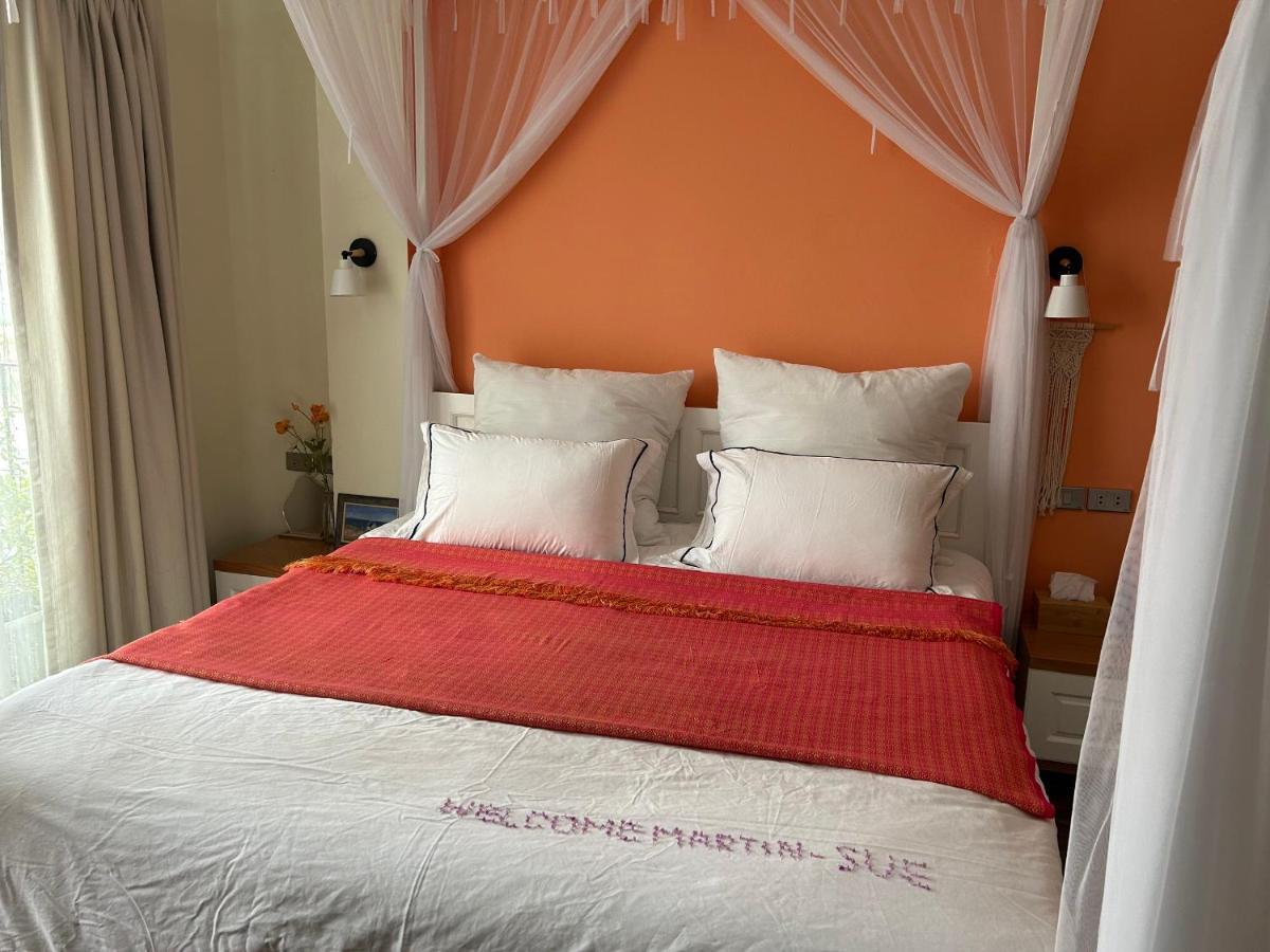 Chez Madame Binh Bed and Breakfast Hanoi Exteriör bild